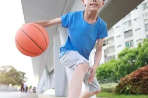 8到10岁的孩子篮球训练